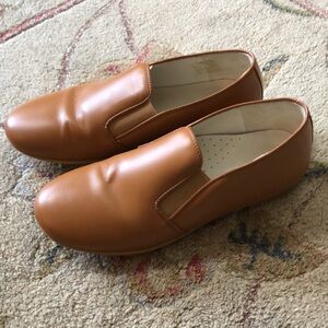 Plain High Front Dressy Slip On Shoe Unisex Taupe 32= 13.5